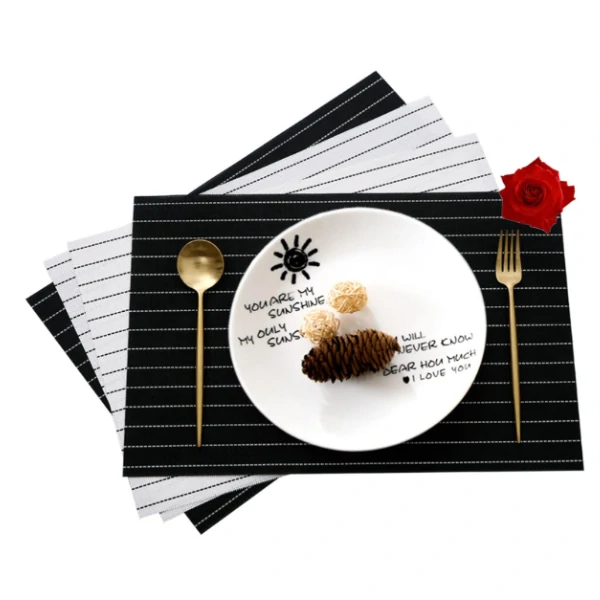 Set de Table PVC Noir et Blanc pour Table à Manger 30×45cm