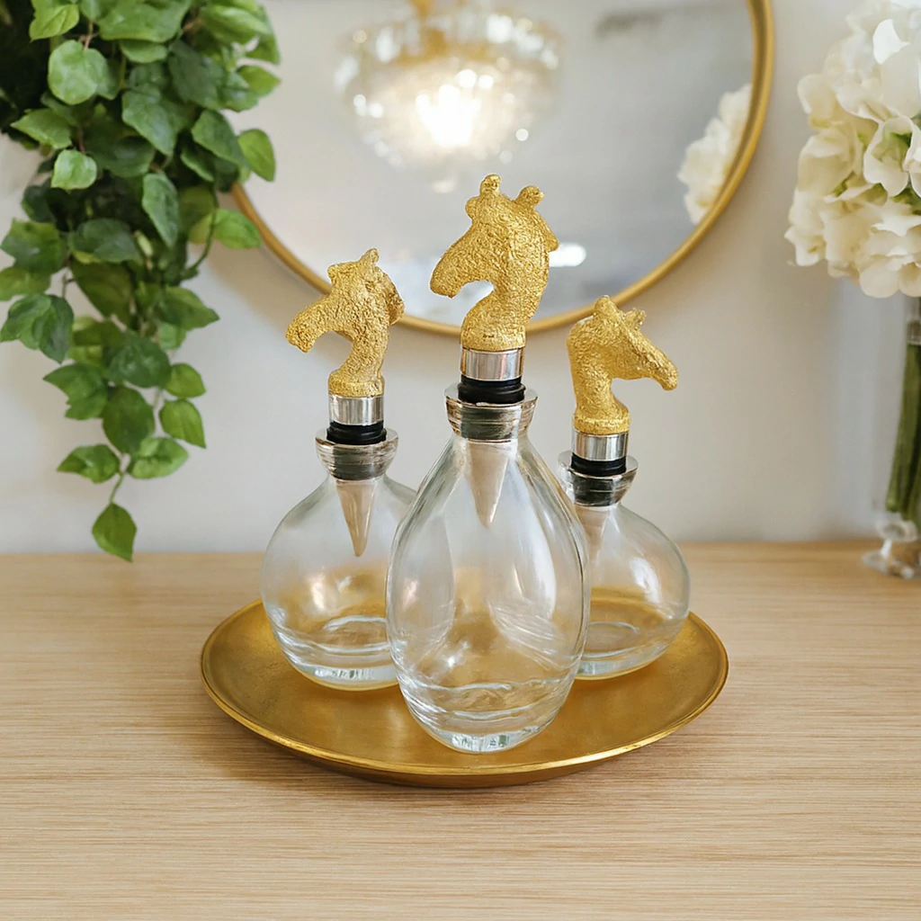 Ensemble de 3 flacons décoratifs avec bouchons tête de cheval et support doré
